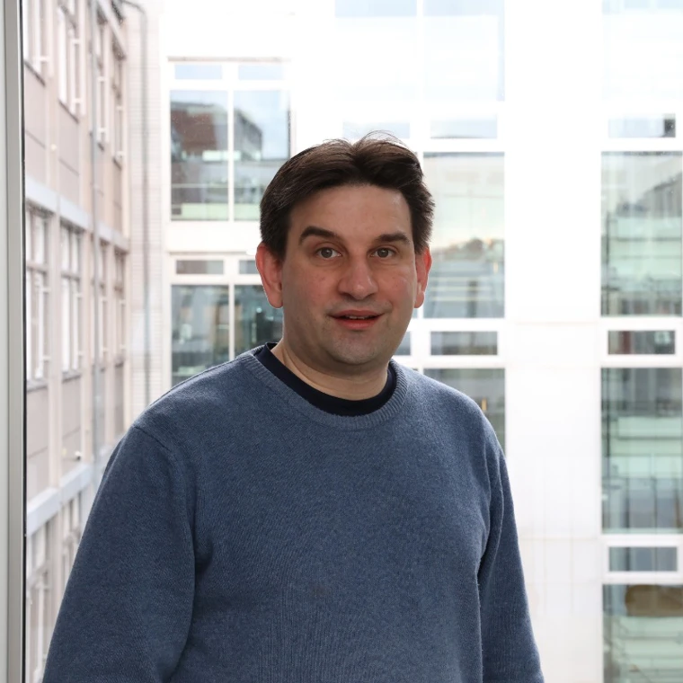 Portrætbillede af Jakob, chefkonsulent i Økonomi og Styring